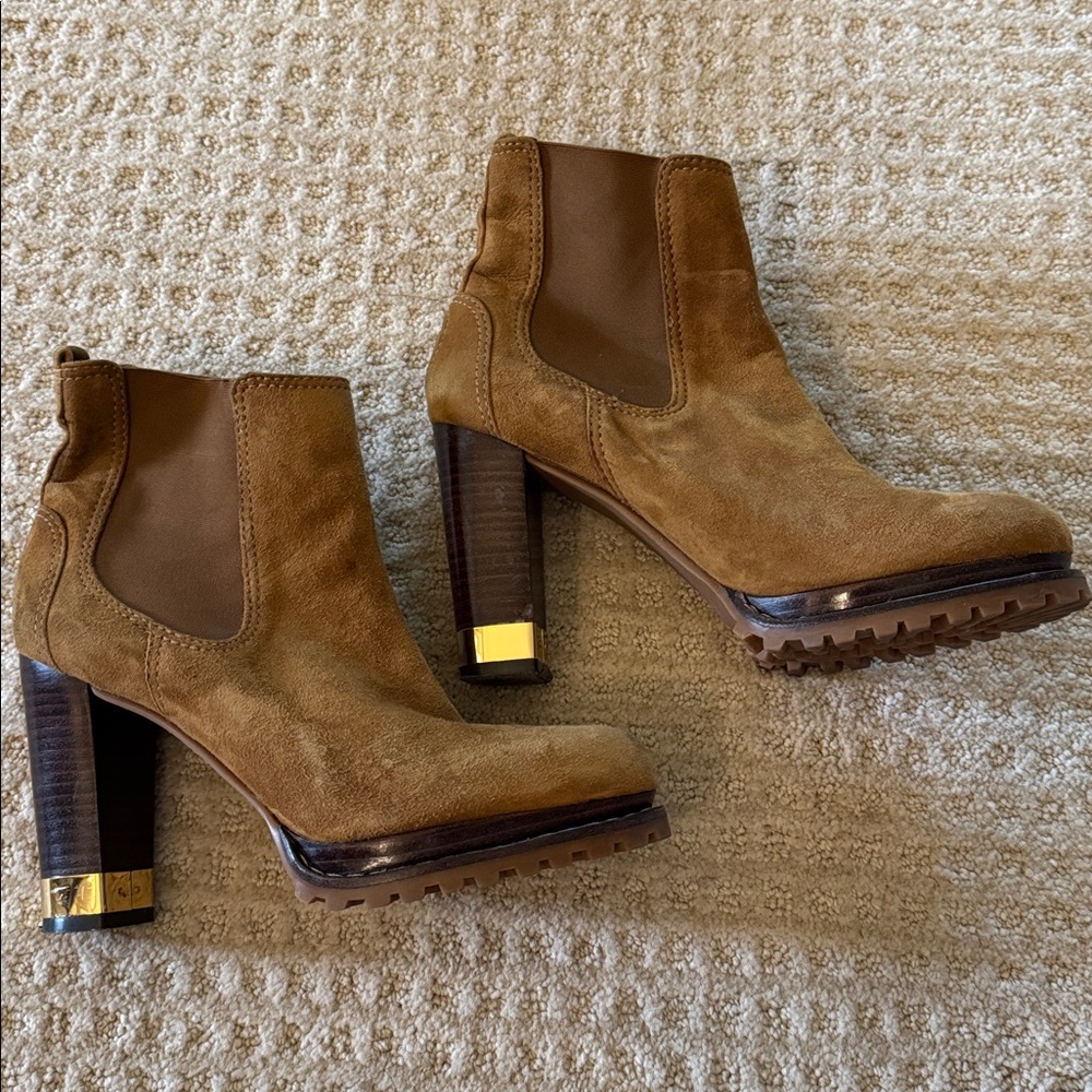 Tory Burch Lug SoleTobacco Suede Ankle boots